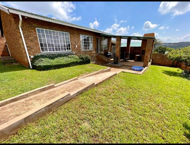 3 BEDROOM TOWNHOUSE FOR SALE IN RANGEVIEW